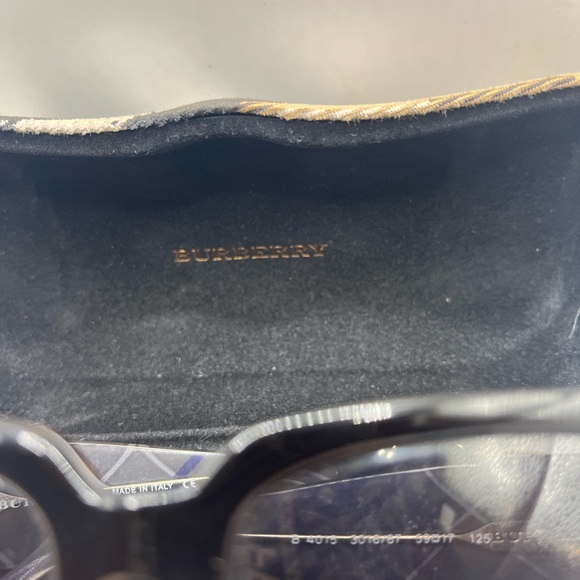 Authentic Burberry Sunglasses with Case & Cloth - Picture 3 of 8
